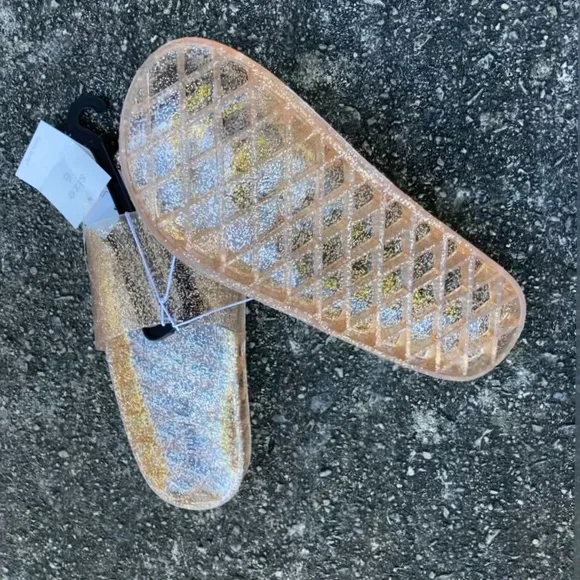 2 pairs in size 9 for mochated - Picture 8 of 11